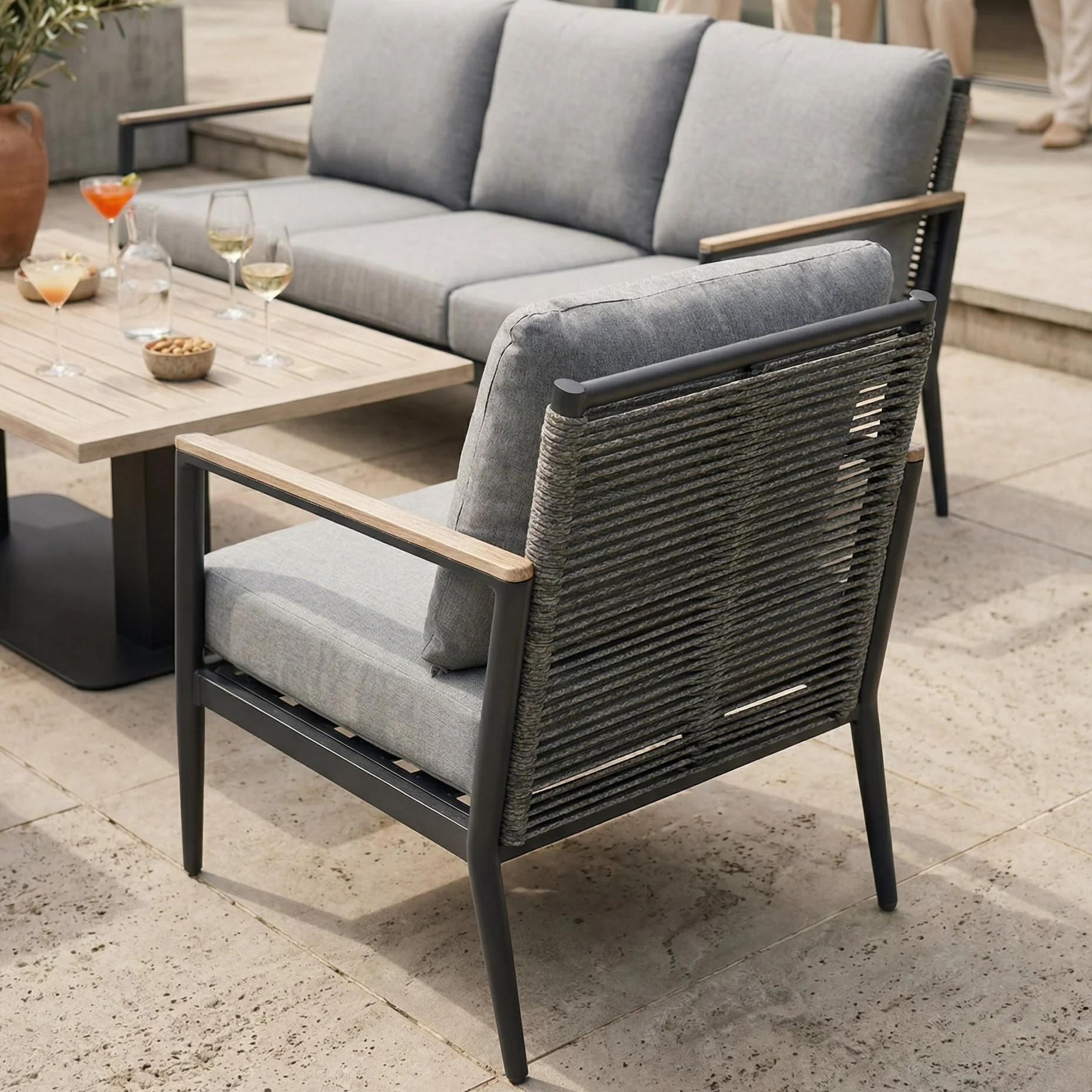 Merano Aluminium 7 Seat Sofa Set with 140cm x 80cm High/Low Table - Image 3